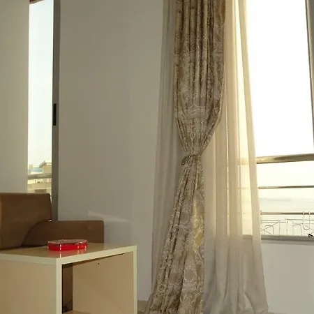 Magic Sea View Central Aparthotel *